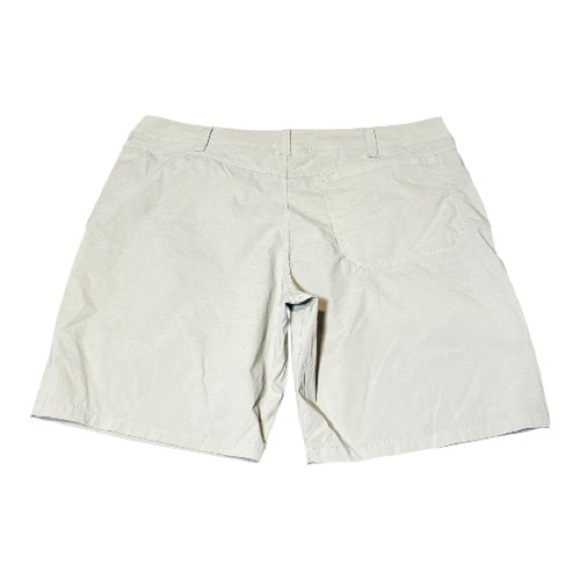 Under Armour Loose Men's Beige Flat Front Shorts Size 42 - Picture 2 of 6